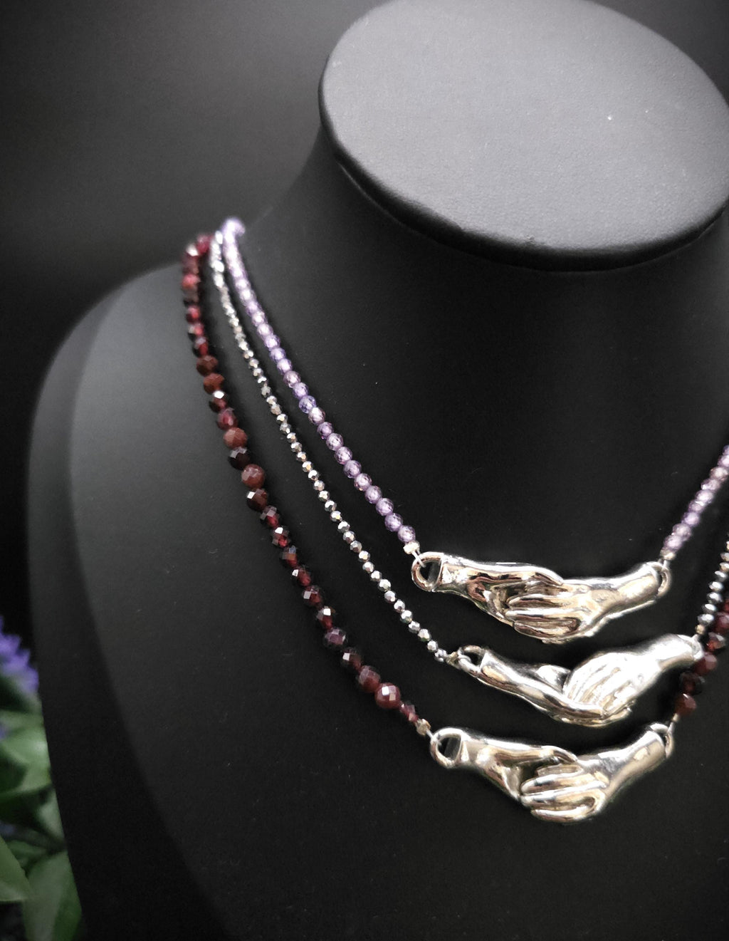 Magnetic Hand Choker ~ Farbauswahl ~ Garnet Necklace ~ Gothic Jewelry ~ Victorian Necklace ~ Alternative Bride