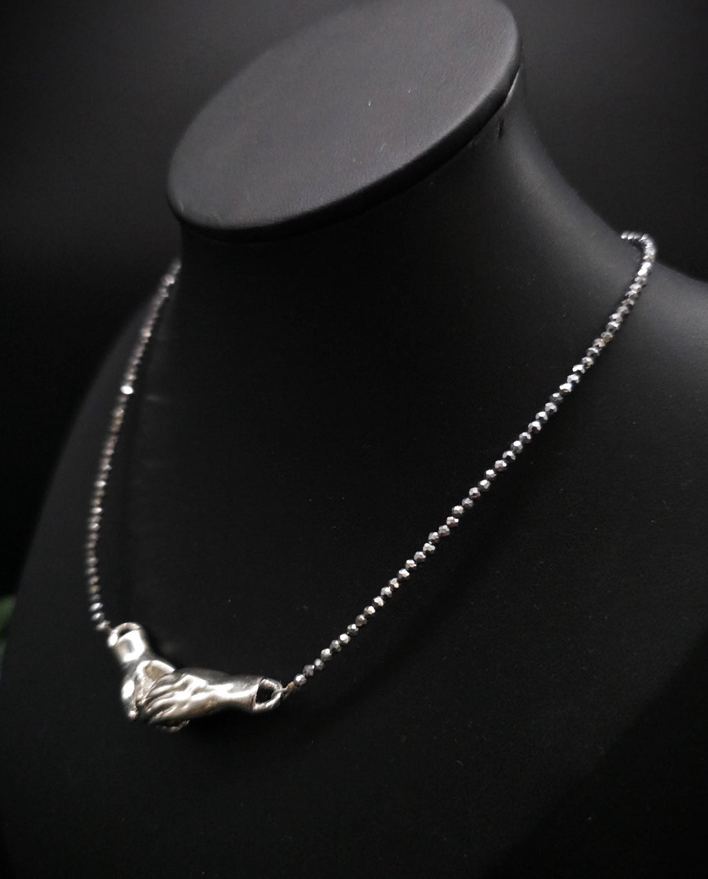 Magnetic Hand Choker ~ Farbauswahl ~ Garnet Necklace ~ Gothic Jewelry ~ Victorian Necklace ~ Alternative Bride