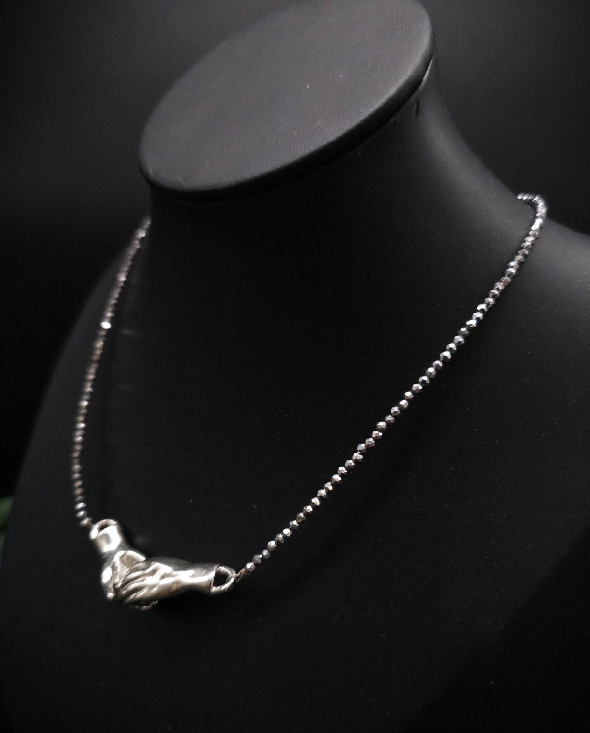 Magnetic Hand Choker ~ Farbauswahl ~ Garnet Necklace ~ Gothic Jewelry ~ Victorian Necklace ~ Alternative Bride