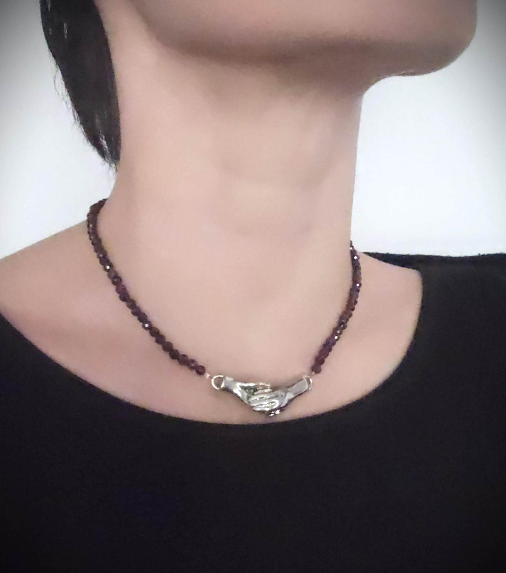 Magnetic Hand Choker ~ Farbauswahl ~ Garnet Necklace ~ Gothic Jewelry ~ Victorian Necklace ~ Alternative Bride