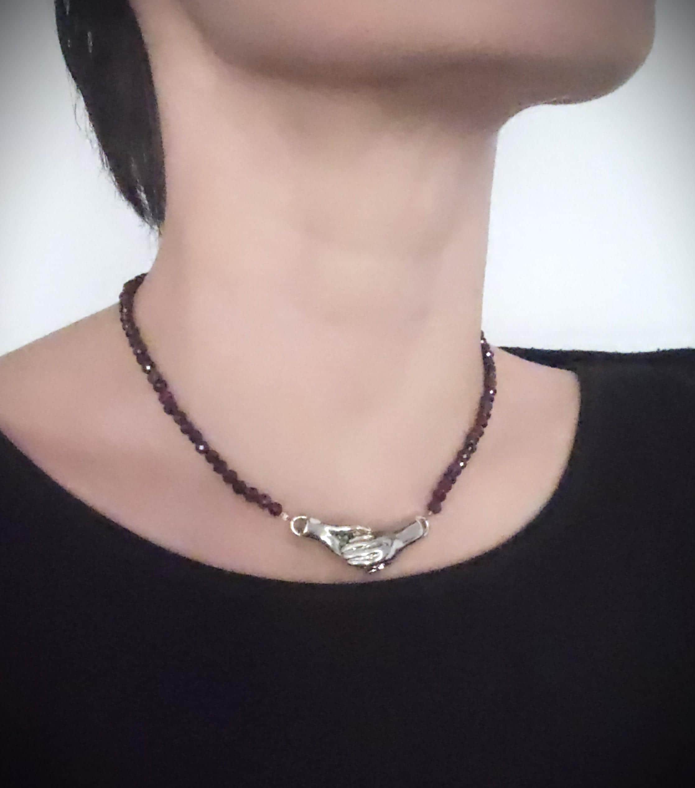 Magnetic Hand Choker ~ Farbauswahl ~ Garnet Necklace ~ Gothic Jewelry ~ Victorian Necklace ~ Alternative Bride