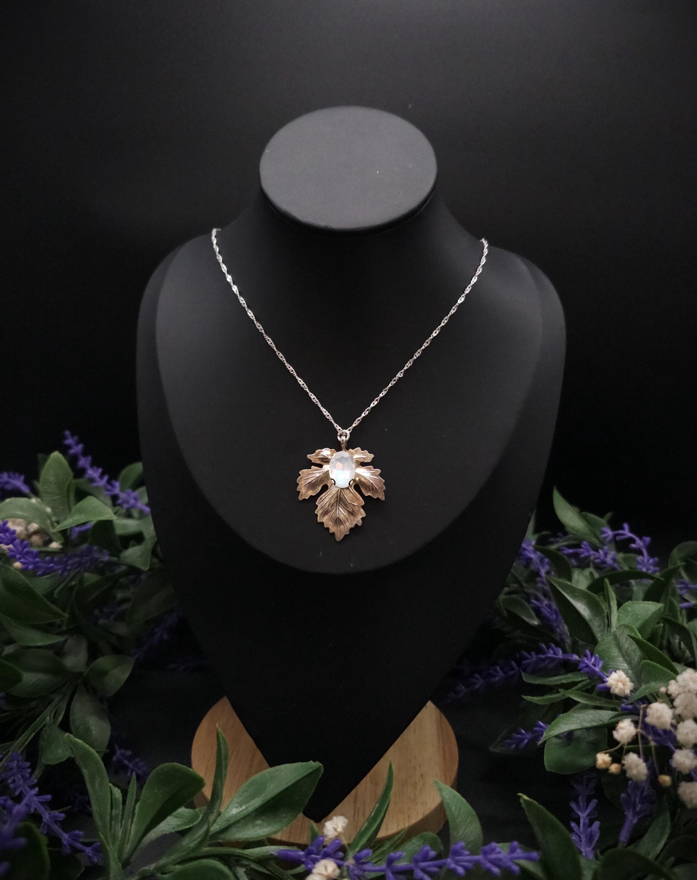 Opalith Blattkette ~ Art Nouveau Halskette ~ Efeu Anhänger ~ Fantasy Schmuck ~ Woodland Hochzeit ~ 925 Silber Kette