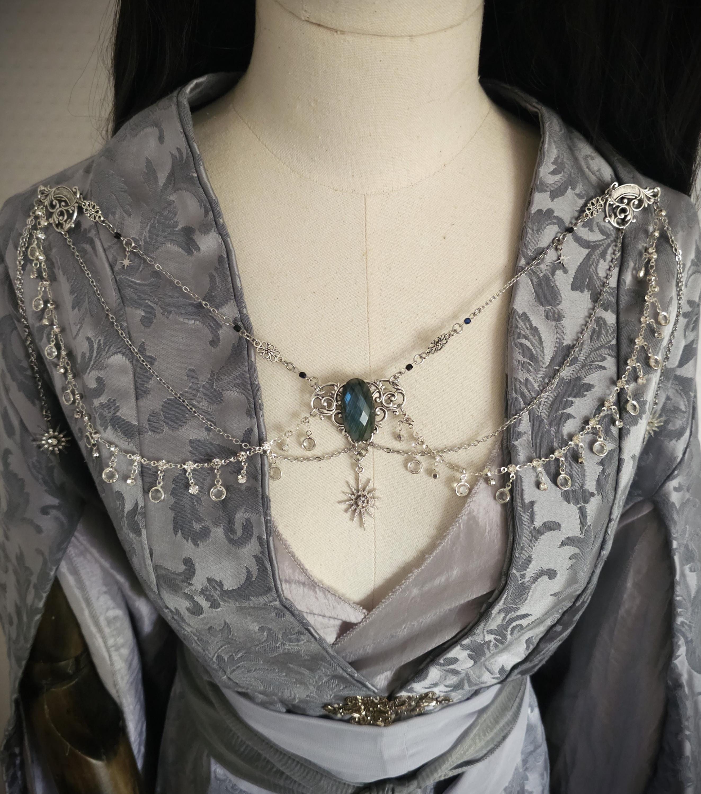 Labradorit Brosche ~ Ausschnittschmuck Silber ~ Elfischer Fantasy Schmuck ~ Schulterkette