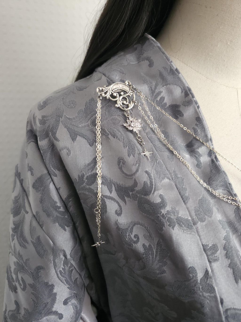 Labradorit Broschenkette ~ Fantasy Ausschnittschmuck mit Sternen ~ Cape Chain ~ Celestial Jewelry
