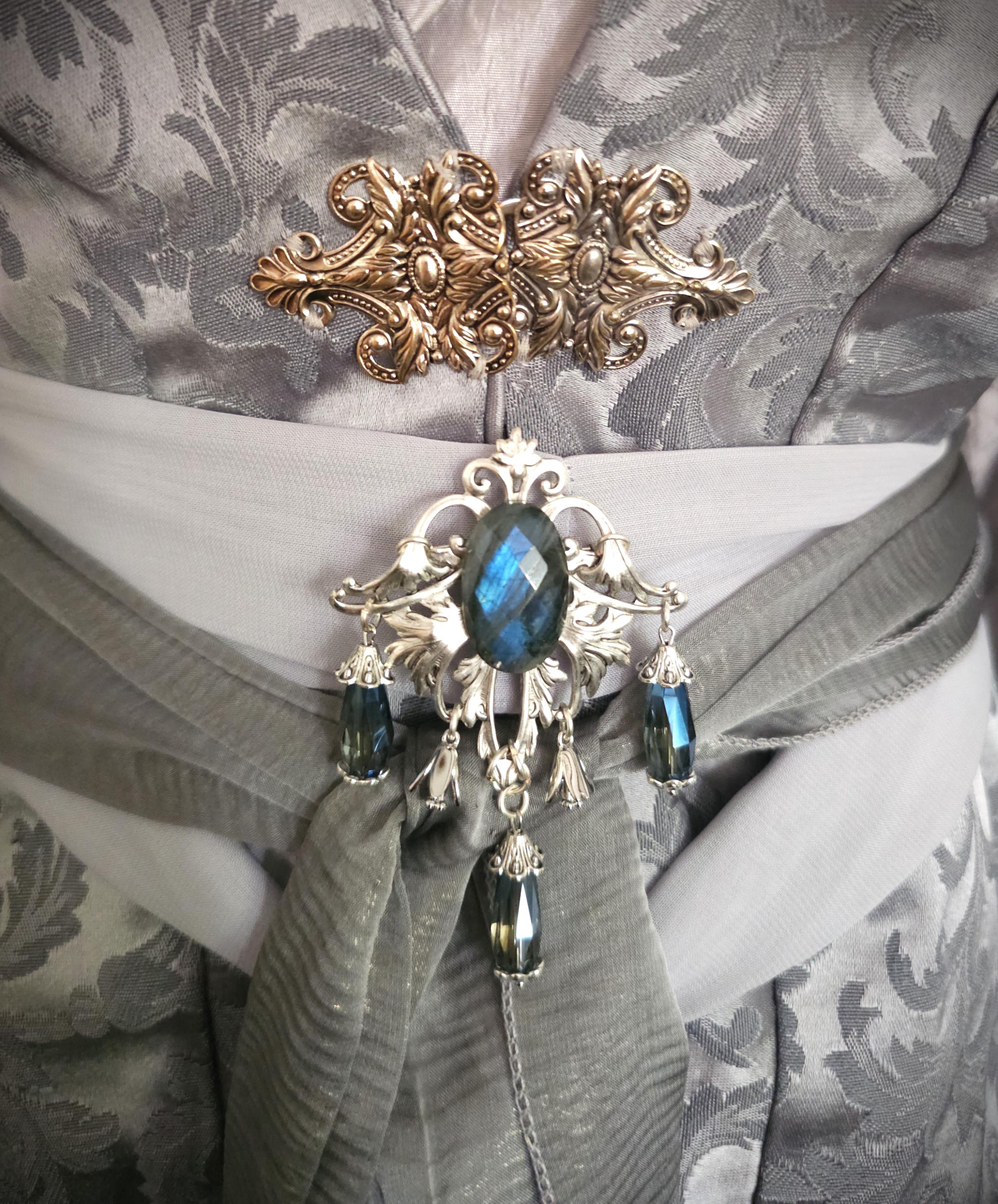 Labradorit Brosche Silber ~ Fantasy Gürtelbrosche mit Glasperlen ~ Art Nouveau Schmuck ~ Elbischer Schmuck ~