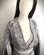 Schulterbroschen mit Blaufluss ~ Gothic Fantasy Schulterschmuck ~ Kostüm- und Braut Accessoire