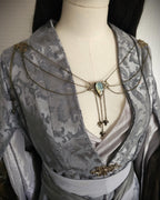 Labradorit Broschenkette ~ Fantasy Ausschnittschmuck mit Blättern ~ Cape Chain ~ Bronze Chain
