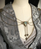 Labradorit Broschenkette ~ Fantasy Ausschnittschmuck mit Blättern ~ Cape Chain ~ Bronze Chain