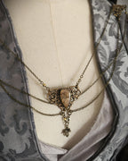 Labradorit Broschenkette ~ Fantasy Ausschnittschmuck mit Blättern ~ Cape Chain Bronze
