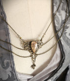 Labradorit Broschenkette ~ Fantasy Ausschnittschmuck mit Blättern ~ Cape Chain Bronze