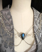 Labradorit Broschenkette ~ Fantasy Ausschnittschmuck mit Kristallen ~ Cape Chain ~ Celestial Jewelry