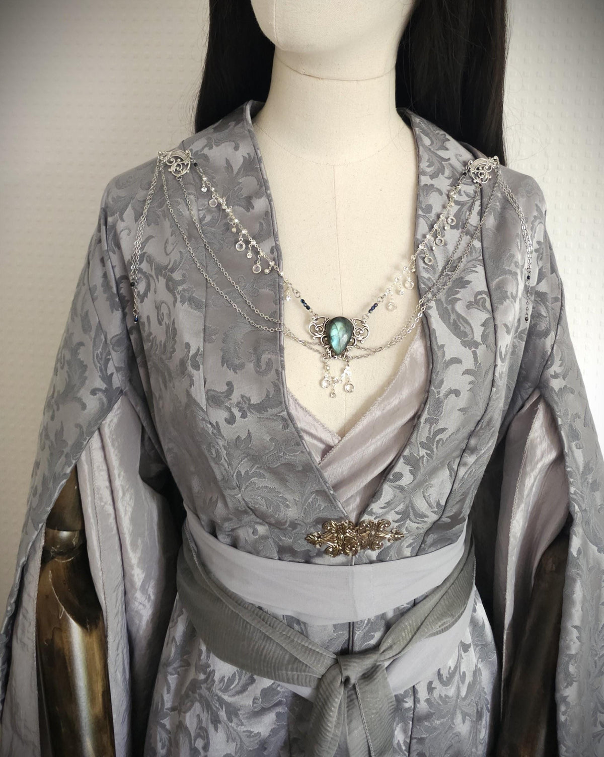 Labradorit Broschenkette ~ Fantasy Ausschnittschmuck Art Nouveau Elementen ~ Cape Chain ~ Celestial Jewelry
