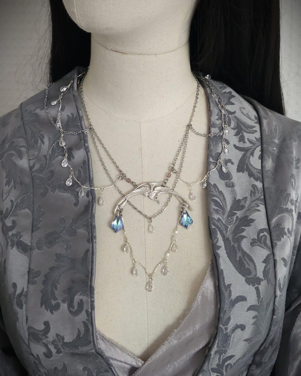 Halskette mit Swarovski Kristallen ~ Schmuck im Art Nouveau Stil ~ Gothic Accessoire ~ Größenverstellbar