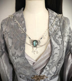 Labradorit Broschenkette ~ Fantasy Ausschnittschmuck Art Nouveau Elementen ~ Cape Chain ~ Celestial Jewelry