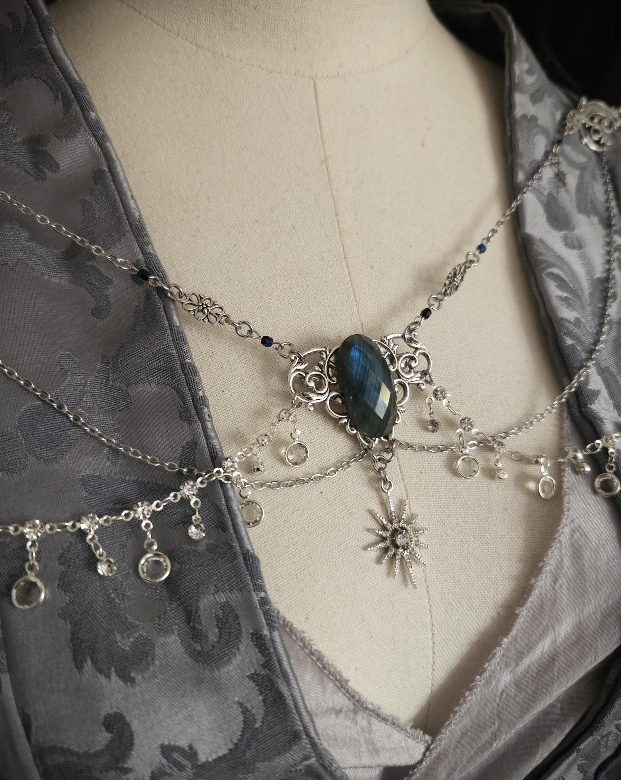 Labradorit Brosche ~ Ausschnittschmuck Silber ~ Elfischer Fantasy Schmuck ~ Schulterkette