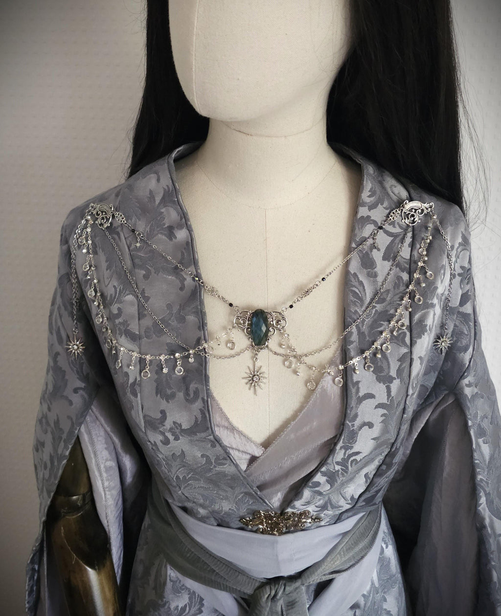 Labradorit Brosche ~ Ausschnittschmuck Silber ~ Elfischer Fantasy Schmuck ~ Schulterkette