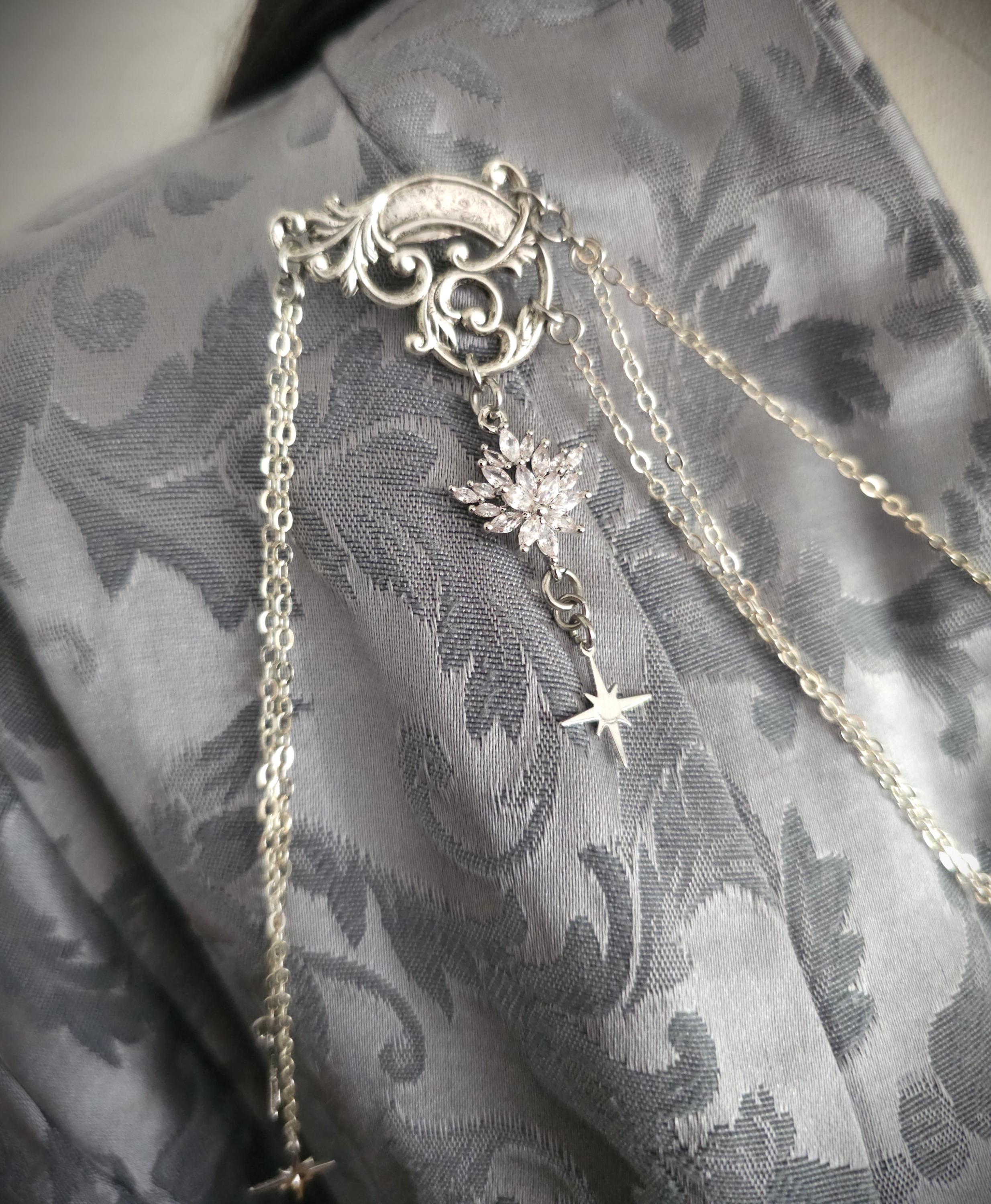 Labradorit Broschenkette ~ Fantasy Ausschnittschmuck mit Sternen ~ Cape Chain ~ Celestial Jewelry