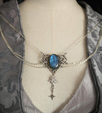 Labradorit Broschenkette ~ Fantasy Ausschnittschmuck mit Sternen ~ Cape Chain ~ Celestial Jewelry