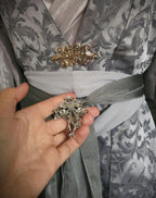 Labradorit Zierde Brosche ~ Silberne Fantasy Brosche mit blau goldenem Naturstein
