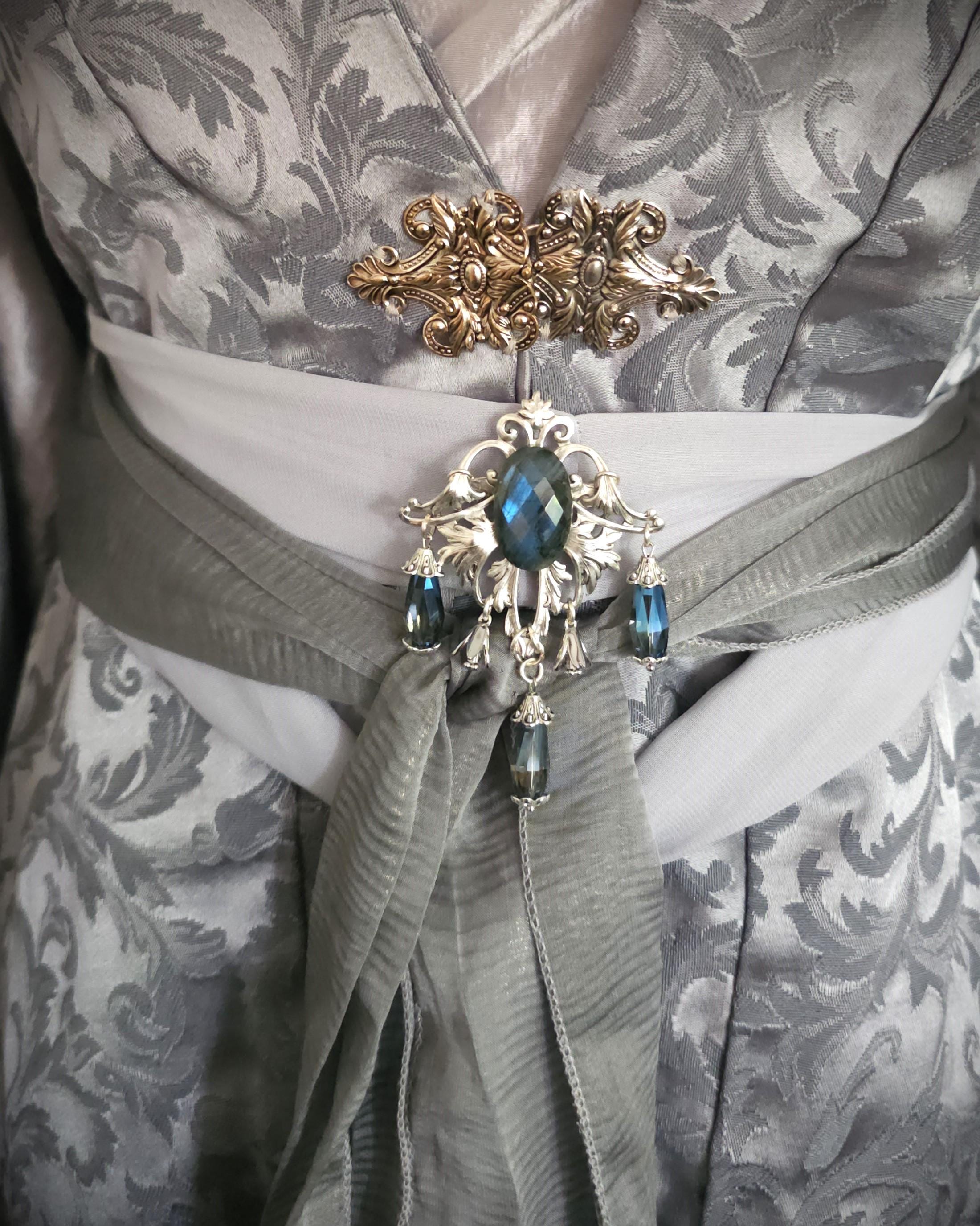 Labradorit Brosche Silber ~ Fantasy Gürtelbrosche mit Glasperlen ~ Art Nouveau Schmuck ~ Elbischer Schmuck ~