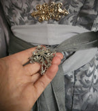 Labradorit Brosche Silber ~ Fantasy Gürtelbrosche mit Glasperlen ~ Art Nouveau Schmuck ~ Elbischer Schmuck ~