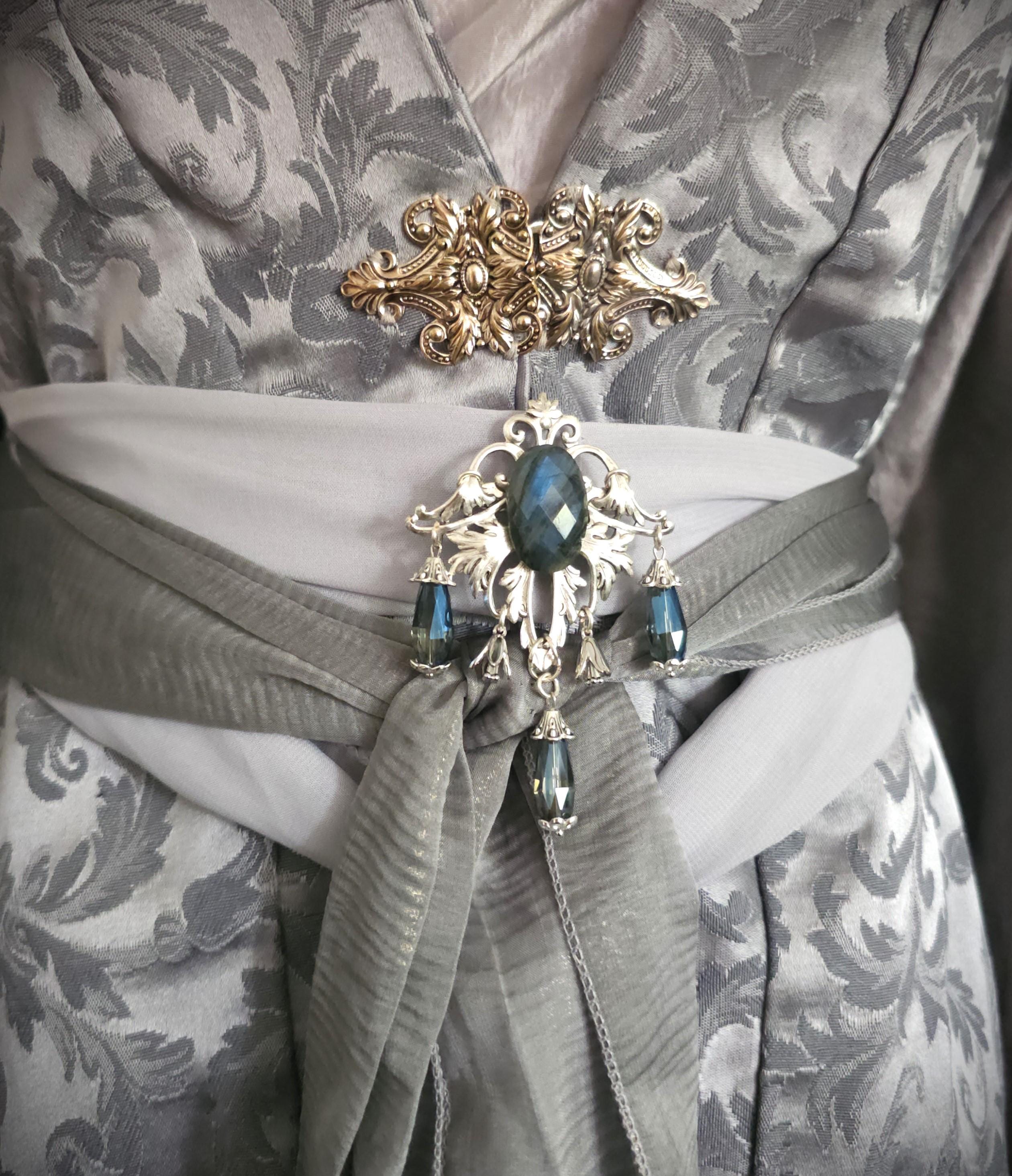 Labradorit Brosche Silber ~ Fantasy Gürtelbrosche mit Glasperlen ~ Art Nouveau Schmuck ~ Elbischer Schmuck ~