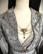 Labradorit Broschenkette ~ Fantasy Ausschnittschmuck mit Blättern ~ Cape Chain Bronze
