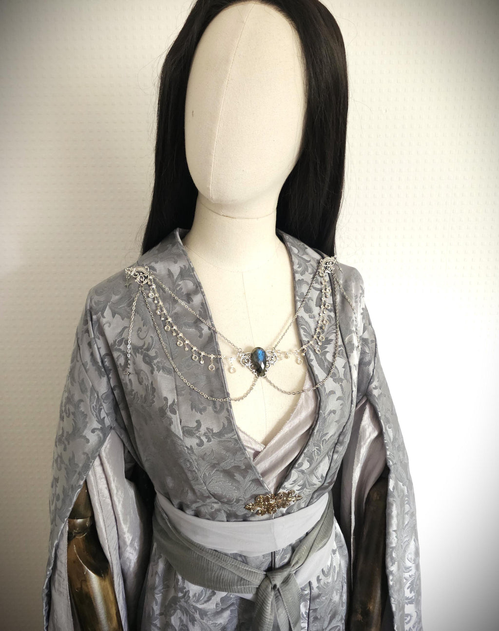 Labradorit Broschenkette ~ Fantasy Ausschnittschmuck mit Kristallen ~ Cape Chain ~ Celestial Jewelry