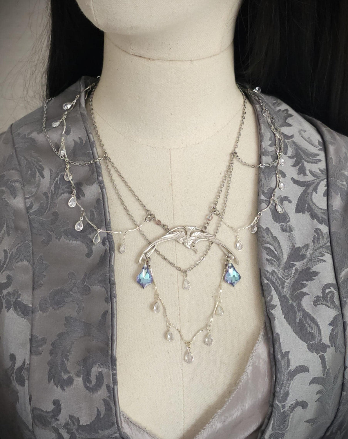 Halskette mit Swarovski Kristallen ~ Schmuck im Art Nouveau Stil ~ Gothic Accessoire ~ Größenverstellbar