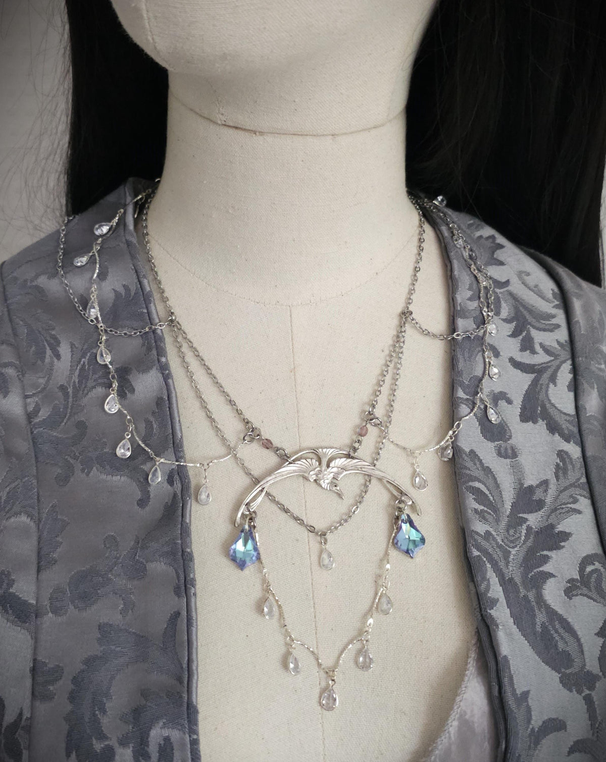 Halskette mit Swarovski Kristallen ~ Schmuck im Art Nouveau Stil ~ Gothic Accessoire ~ Größenverstellbar