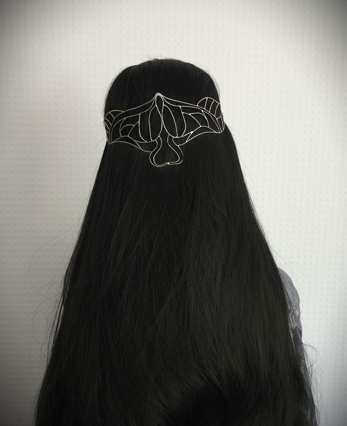 Elfen Diadem ~ versilberte Draht Tiara ~ Art Nouveau Mottendesign ~ Kopfschmuck ~ Hochzeit