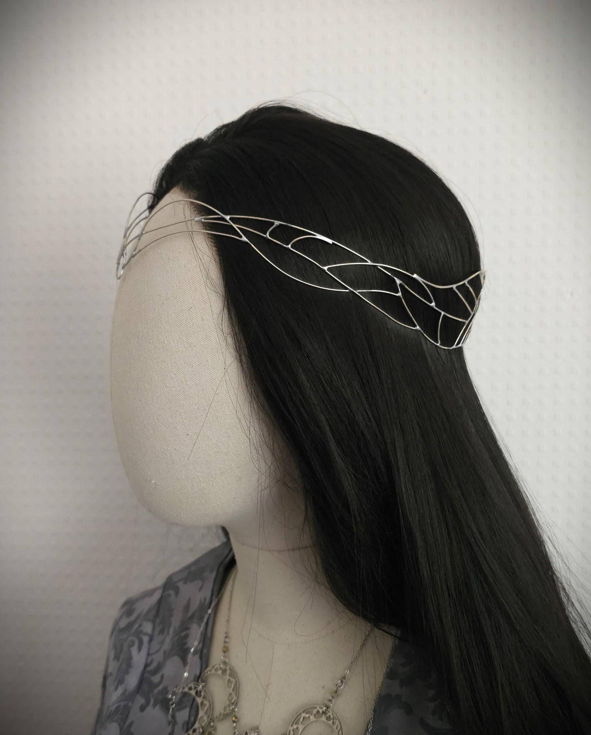 Elfen Diadem ~ versilberte Draht Tiara ~ Art Nouveau Mottendesign ~ Kopfschmuck ~ Hochzeit