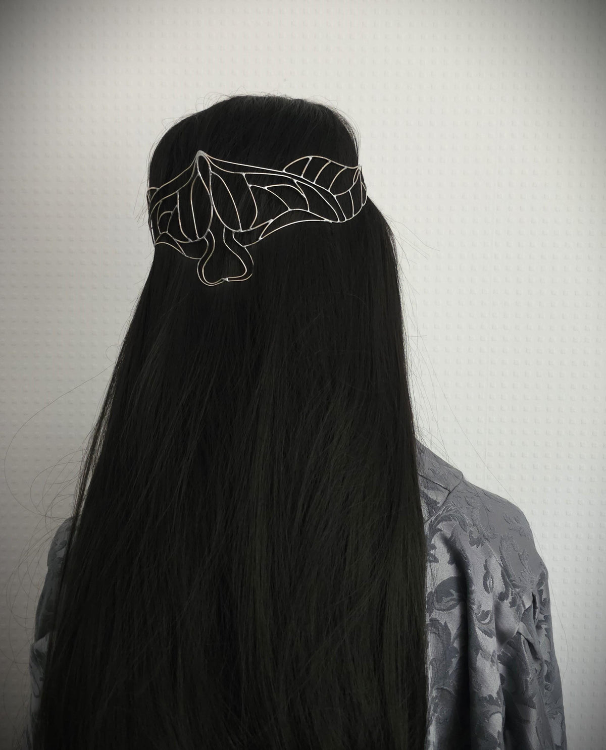 Elfen Diadem ~ versilberte Draht Tiara ~ Art Nouveau Mottendesign ~ Kopfschmuck ~ Hochzeit