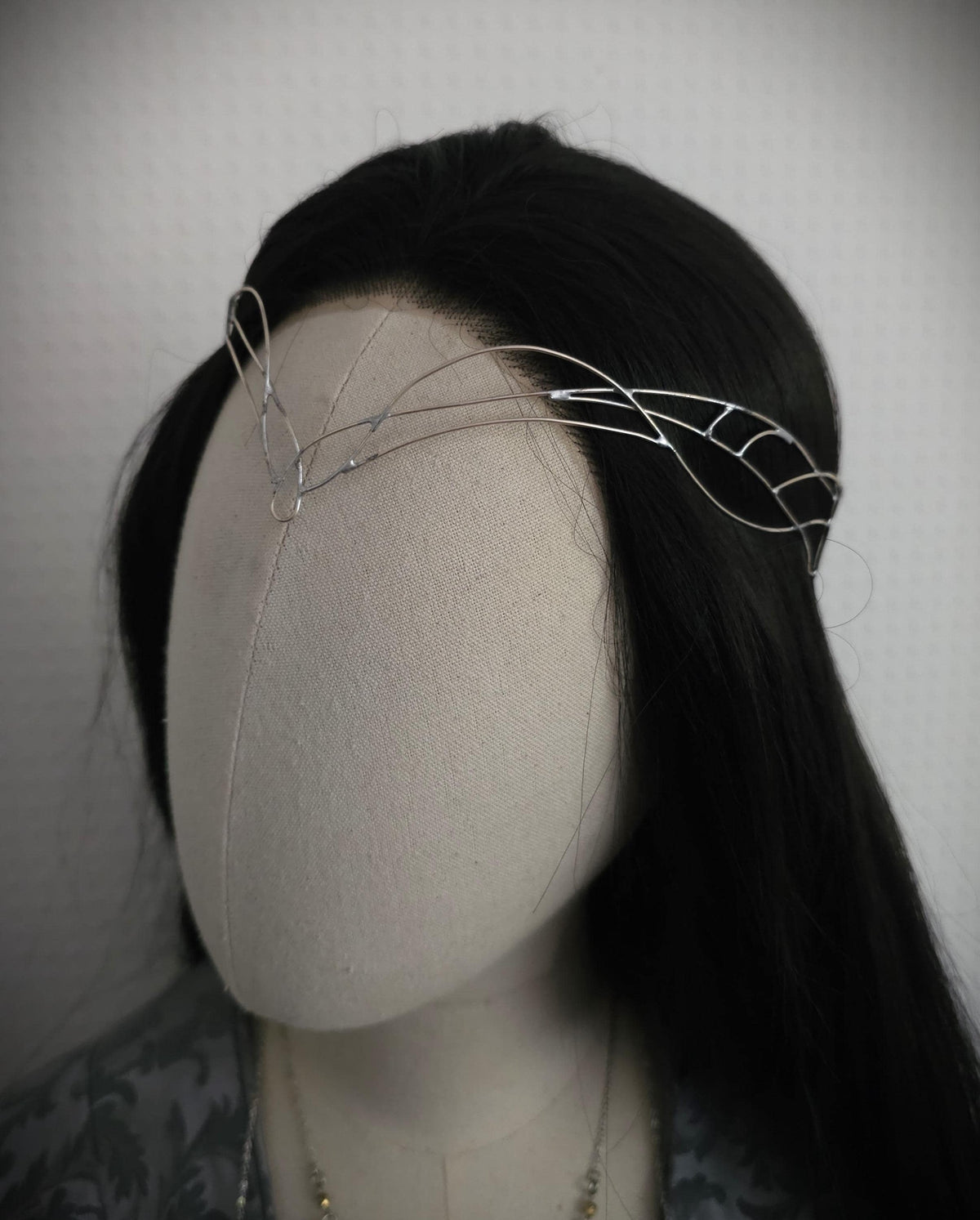 Elfen Diadem ~ versilberte Draht Tiara ~ Art Nouveau Mottendesign ~ Kopfschmuck ~ Hochzeit