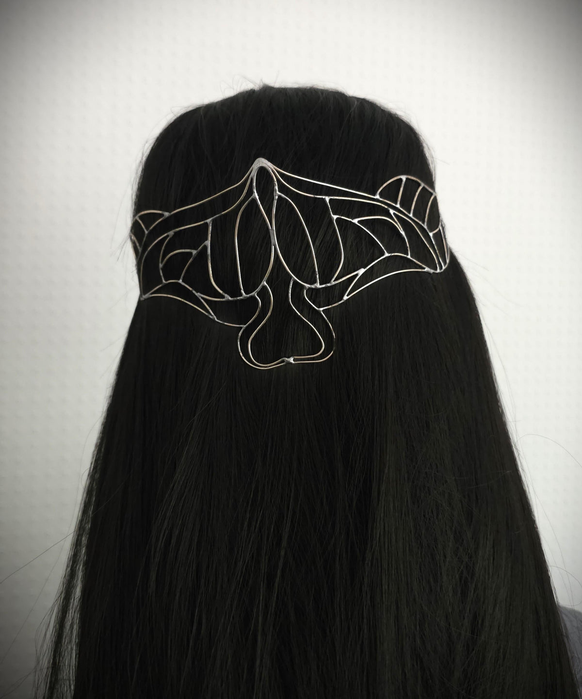 Elfen Diadem ~ versilberte Draht Tiara ~ Art Nouveau Mottendesign ~ Kopfschmuck ~ Hochzeit