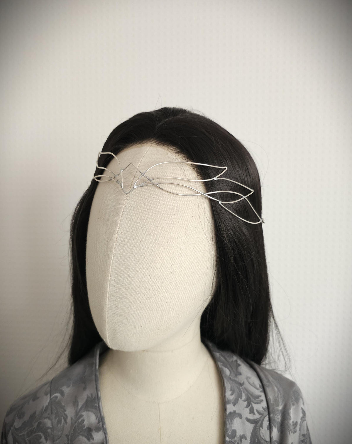 Fantasy Diadem ~ Filigraner Stirnschmuck aus versilbertem Draht ~ Elfen Tiara ~ Braut Headpiece – Hochzeitsschmuck