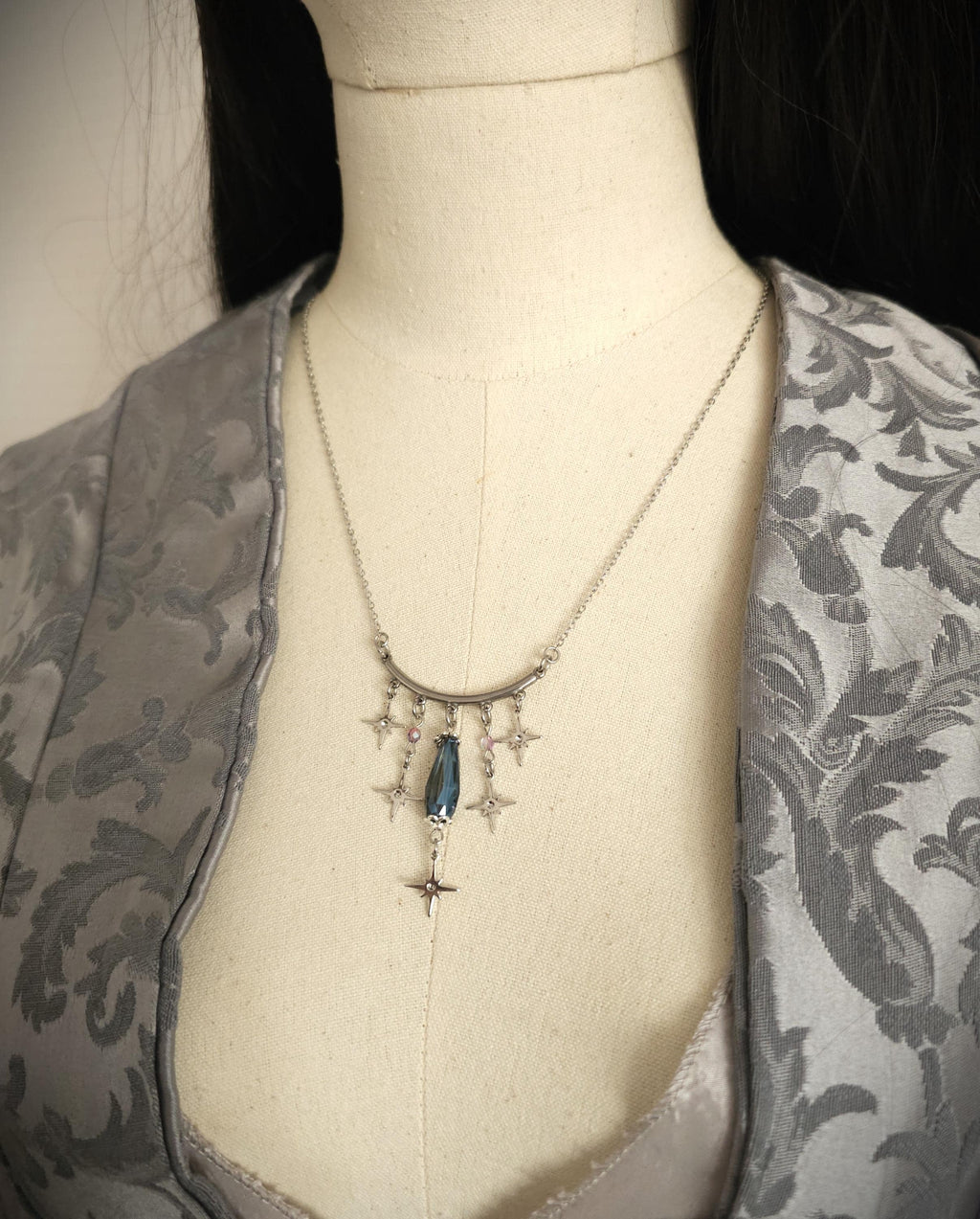 Edelstahl Halskette mit blaugrauer Glasperle ~ Stern Choker ~ Celestial Schmuck ~ Fantasy Accessoire ~ Sternenschmuck