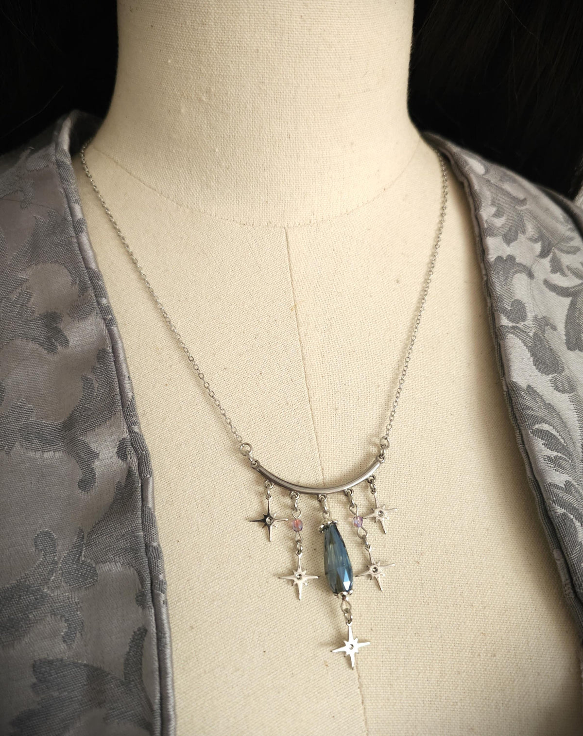 Edelstahl Halskette mit blaugrauer Glasperle ~ Stern Choker ~ Celestial Schmuck ~ Fantasy Accessoire ~ Sternenschmuck