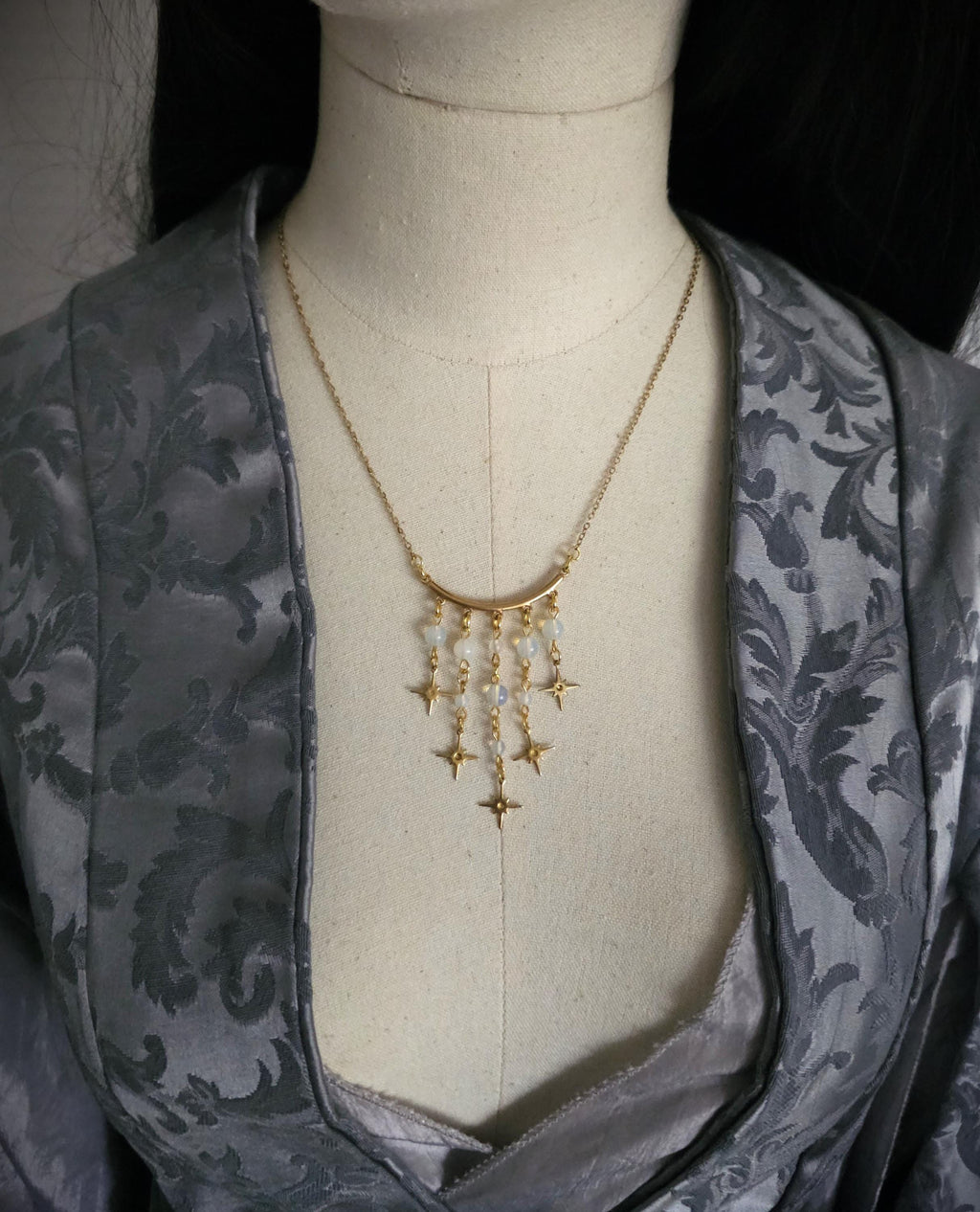 Goldene Stern Halskette ~ Opalith Perlen Choker ~Celestial Schmuck ~Größenverstellbar
