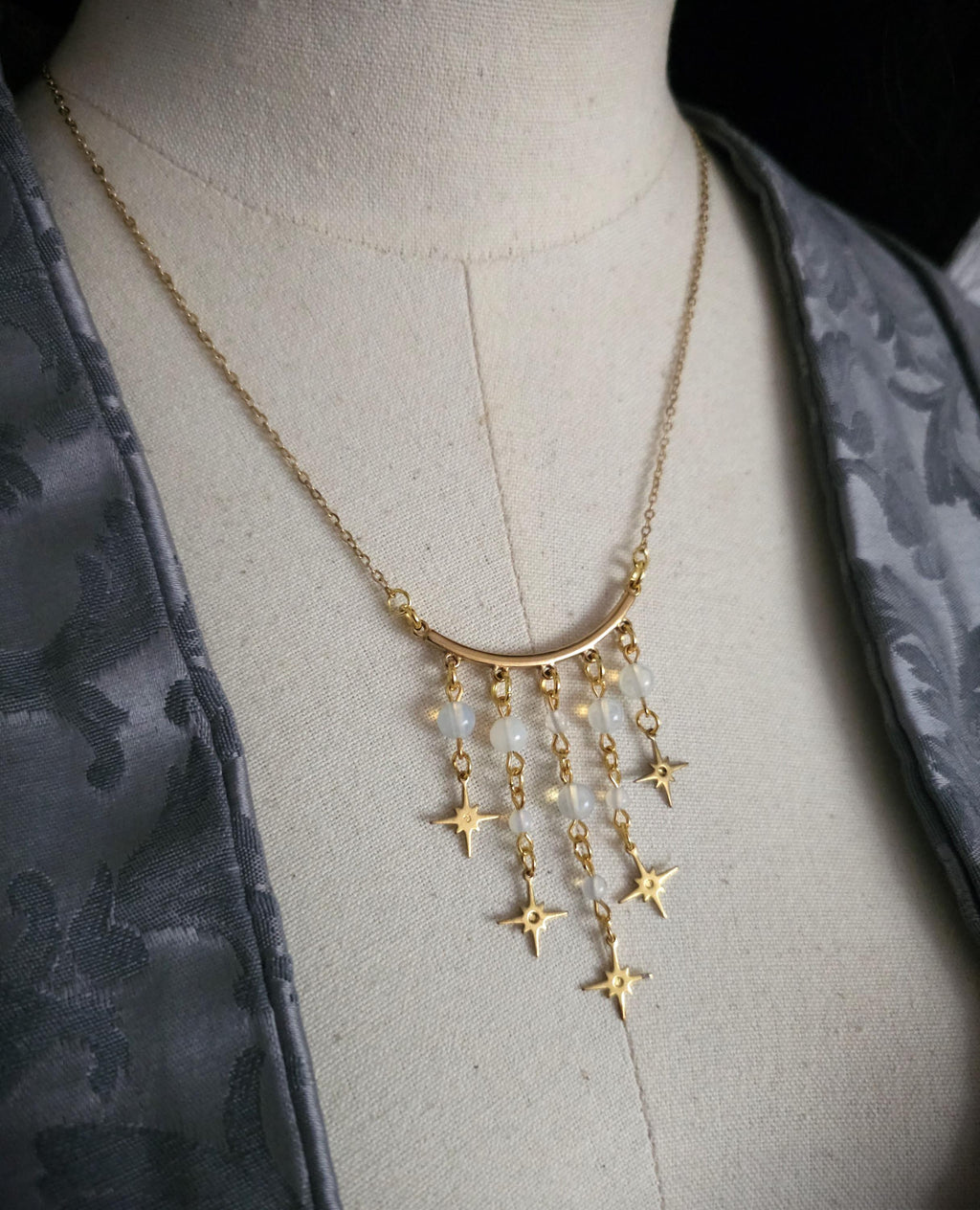Goldene Stern Halskette ~ Opalith Perlen Choker ~Celestial Schmuck ~Größenverstellbar