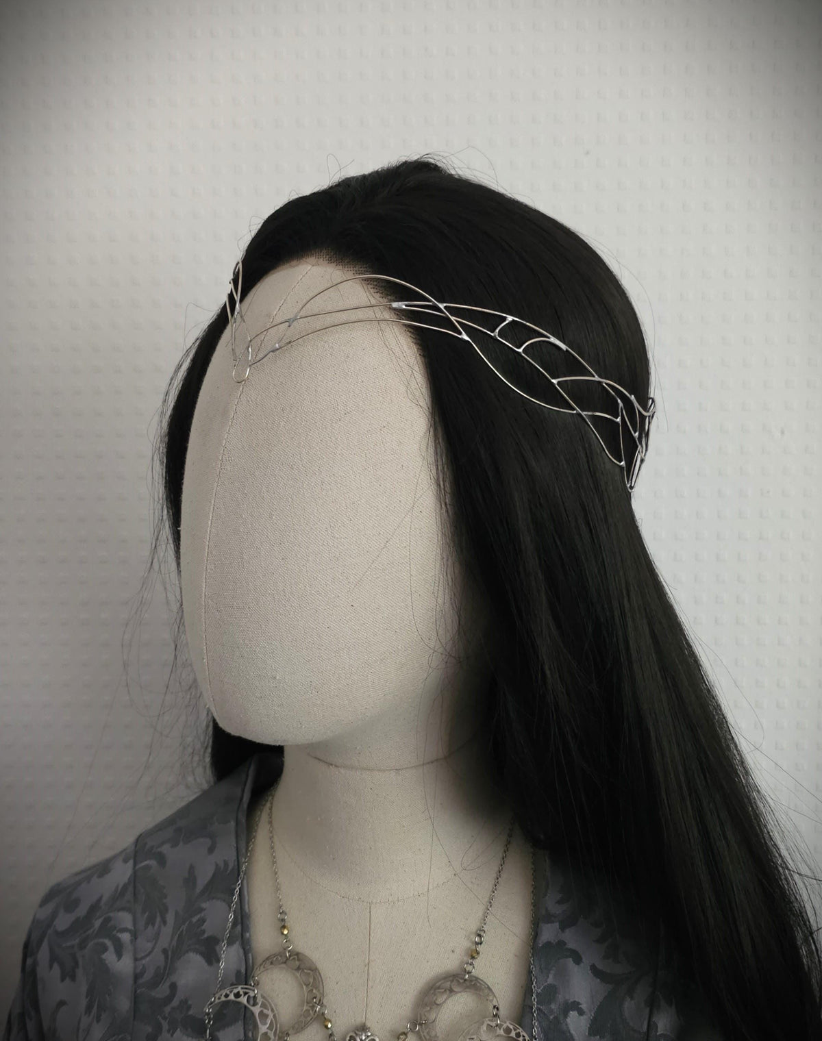 Elfen Diadem ~ versilberte Draht Tiara ~ Art Nouveau Mottendesign ~ Kopfschmuck ~ Hochzeit