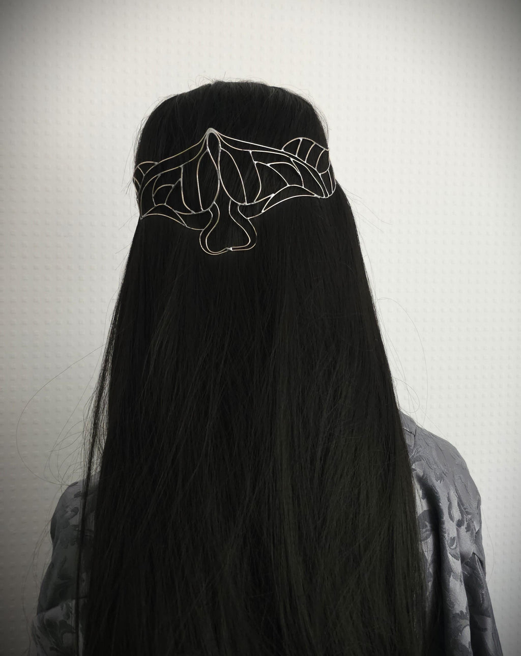 Elfen Diadem ~ versilberte Draht Tiara ~ Art Nouveau Mottendesign ~ Kopfschmuck ~ Hochzeit