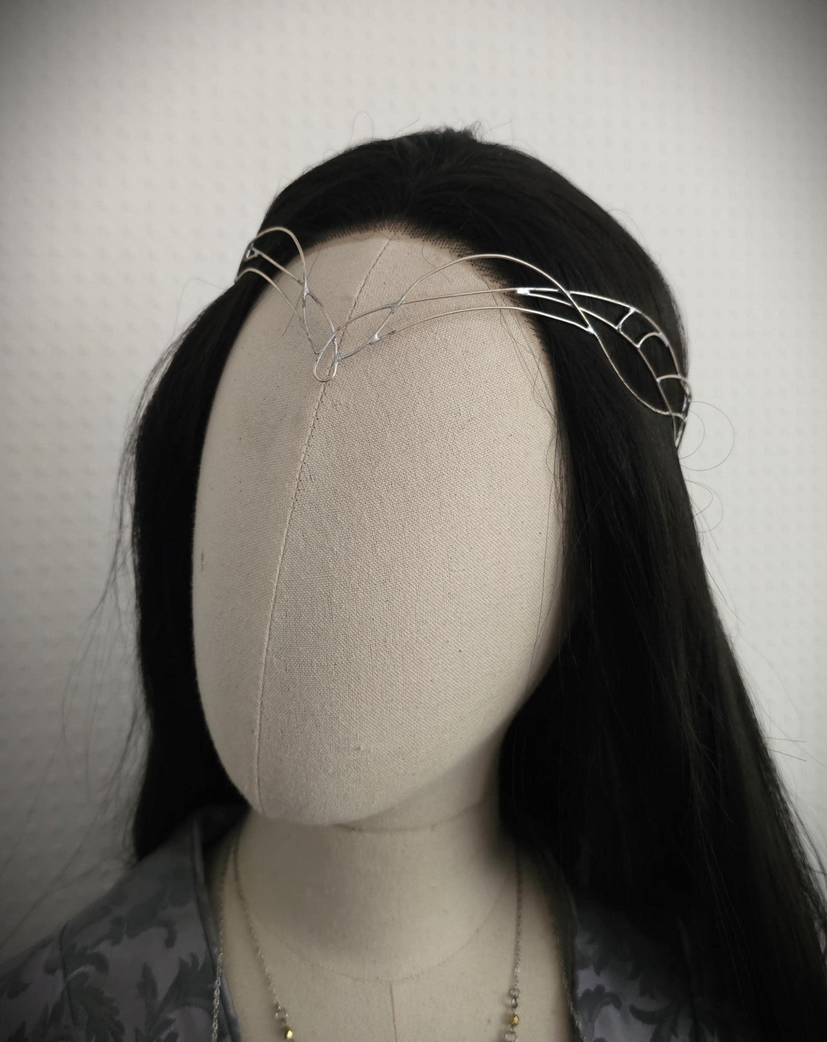 Elfen Diadem ~ versilberte Draht Tiara ~ Art Nouveau Mottendesign ~ Kopfschmuck ~ Hochzeit