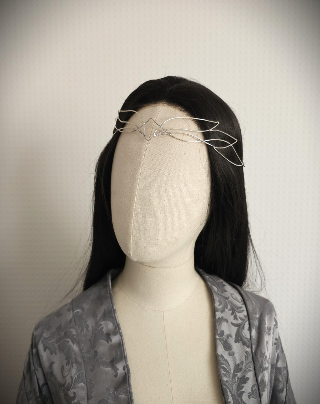 Fantasy Diadem ~ Filigraner Stirnschmuck aus versilbertem Draht ~ Elfen Tiara ~ Braut Headpiece – Hochzeitsschmuck