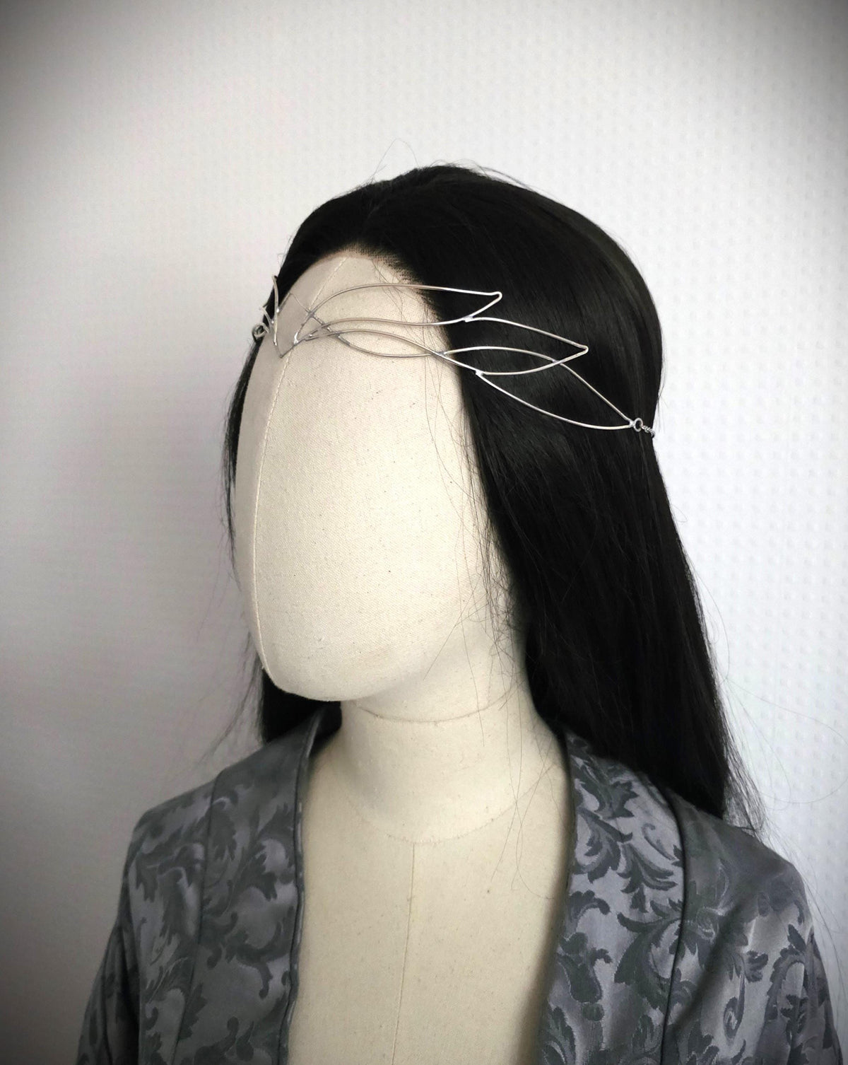 Fantasy Diadem ~ Filigraner Stirnschmuck aus versilbertem Draht ~ Elfen Tiara ~ Braut Headpiece – Hochzeitsschmuck