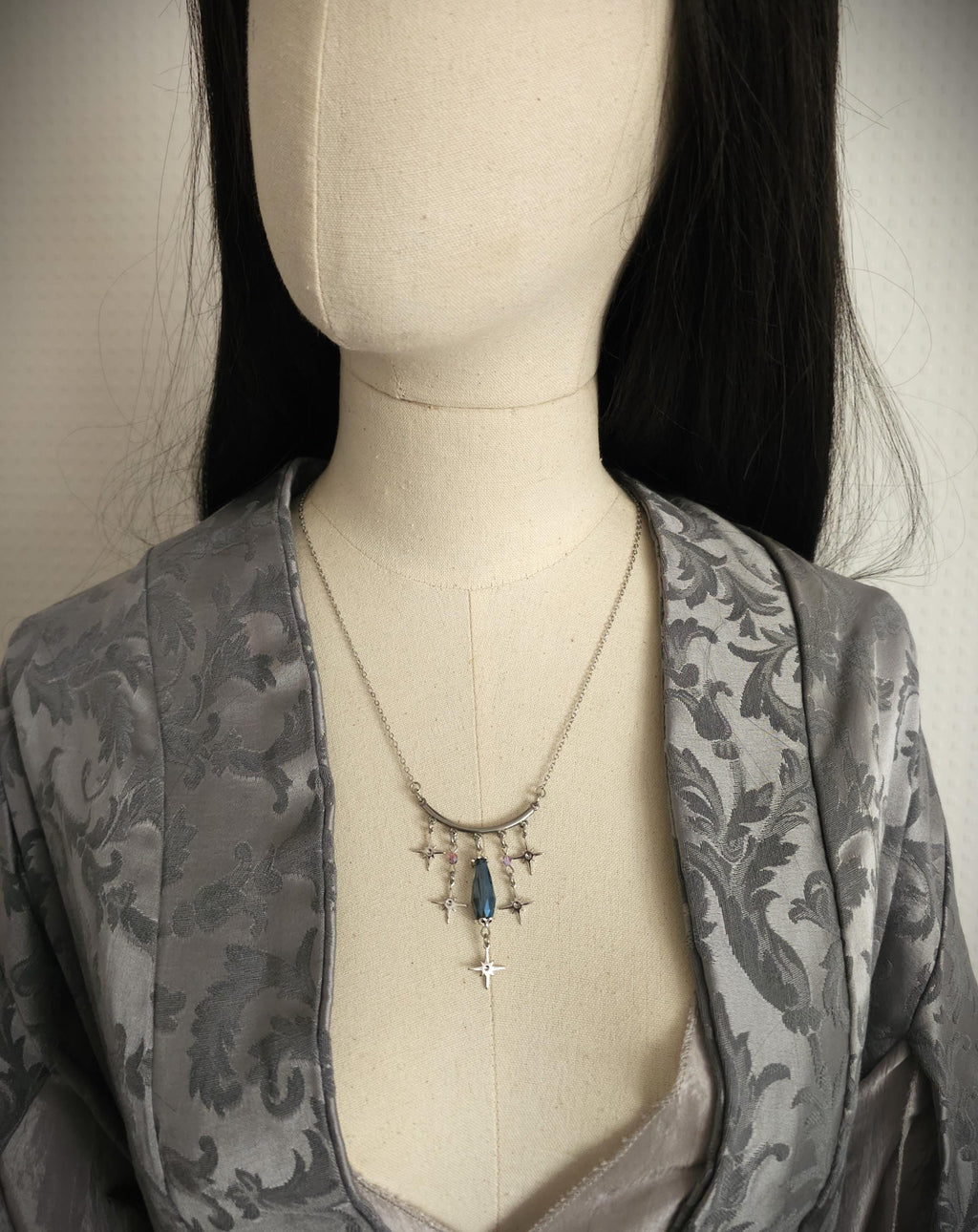 Edelstahl Halskette mit blaugrauer Glasperle ~ Stern Choker ~ Celestial Schmuck ~ Fantasy Accessoire ~ Sternenschmuck