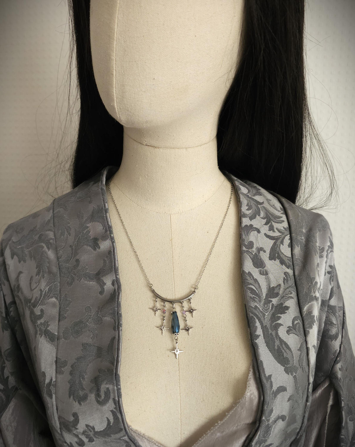 Edelstahl Halskette mit blaugrauer Glasperle ~ Stern Choker ~ Celestial Schmuck ~ Fantasy Accessoire ~ Sternenschmuck