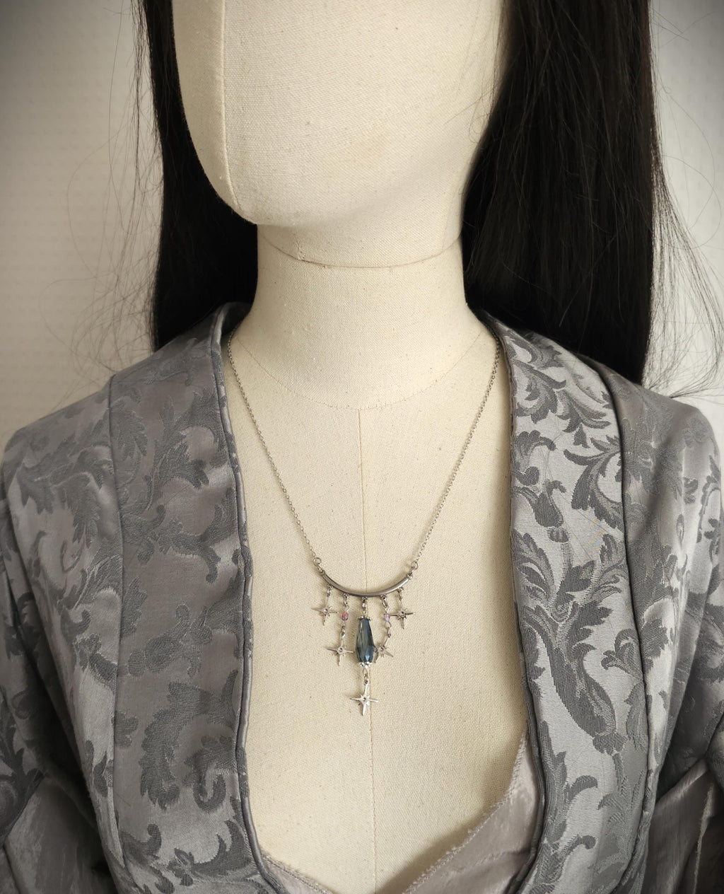 Edelstahl Halskette mit blaugrauer Glasperle ~ Stern Choker ~ Celestial Schmuck ~ Fantasy Accessoire ~ Sternenschmuck