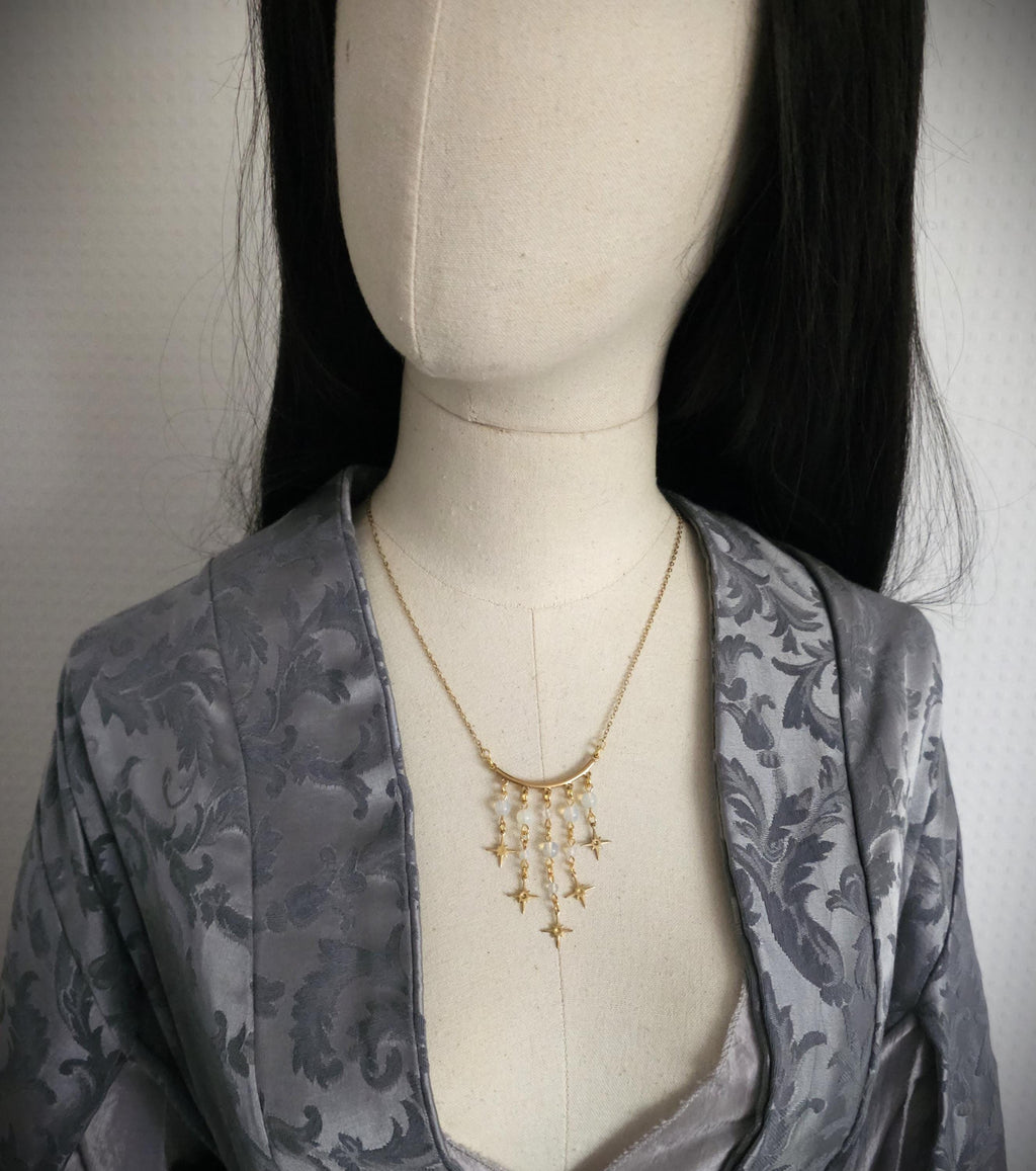 Goldene Stern Halskette ~ Opalith Perlen Choker ~Celestial Schmuck ~Größenverstellbar
