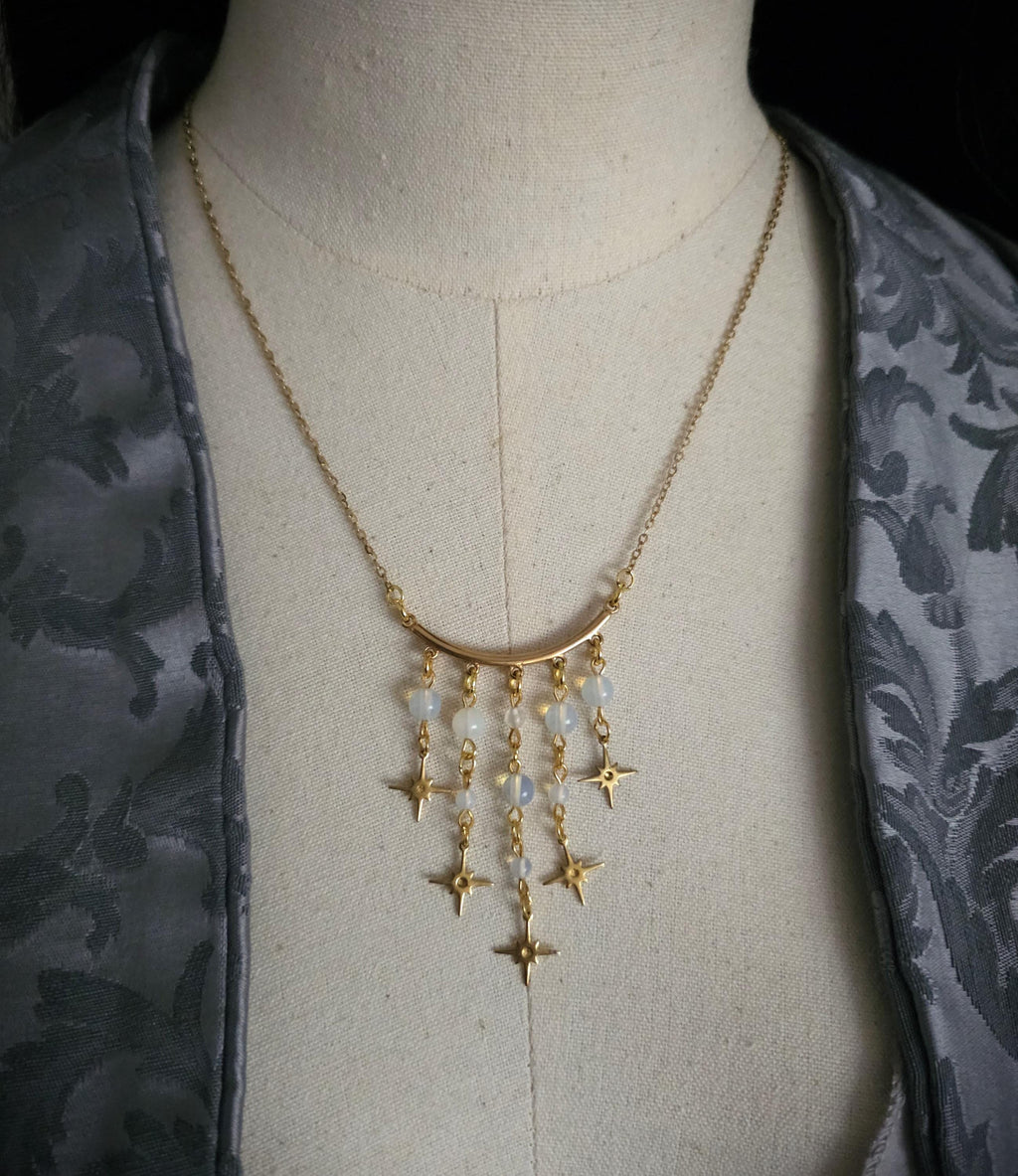 Goldene Stern Halskette ~ Opalith Perlen Choker ~Celestial Schmuck ~Größenverstellbar